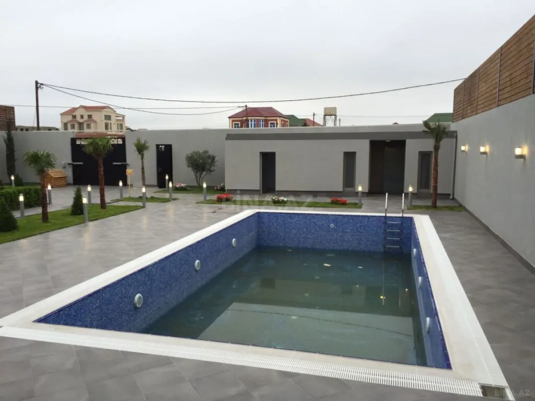 Kirayə verilir 6 otaqlı həyət evi 420 m²