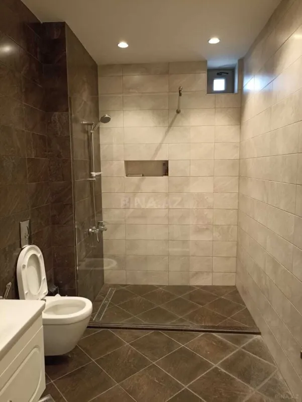 Kirayə verilir 6 otaqlı həyət evi 420 m²