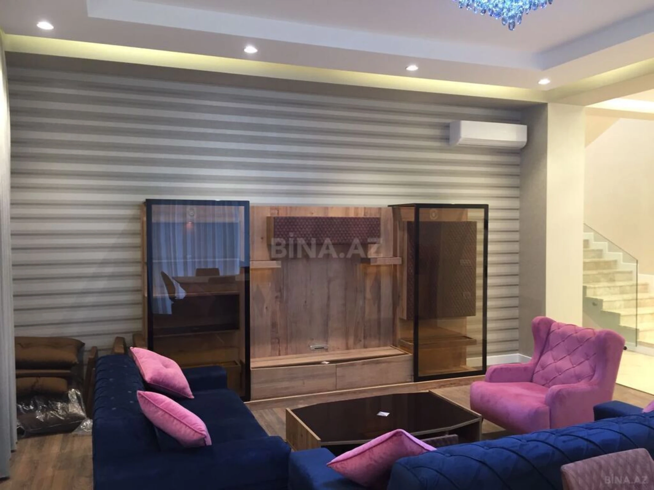 Kirayə verilir 6 otaqlı həyət evi 420 m²
