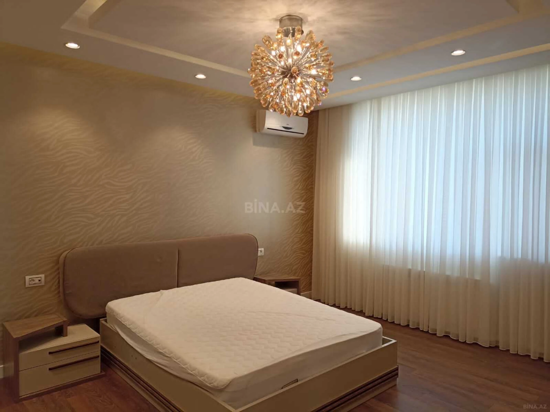 Kirayə verilir 6 otaqlı həyət evi 420 m²