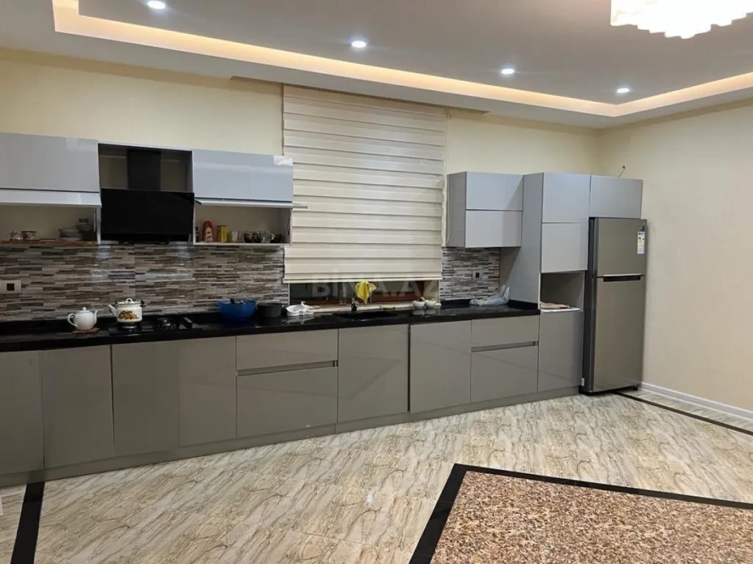 Kirayə verilir 7 otaqlı həyət evi 350 m²