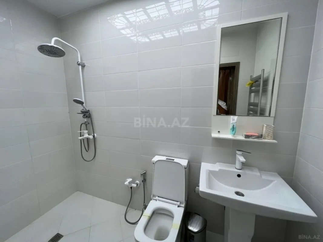 Kirayə verilir 7 otaqlı həyət evi 350 m²