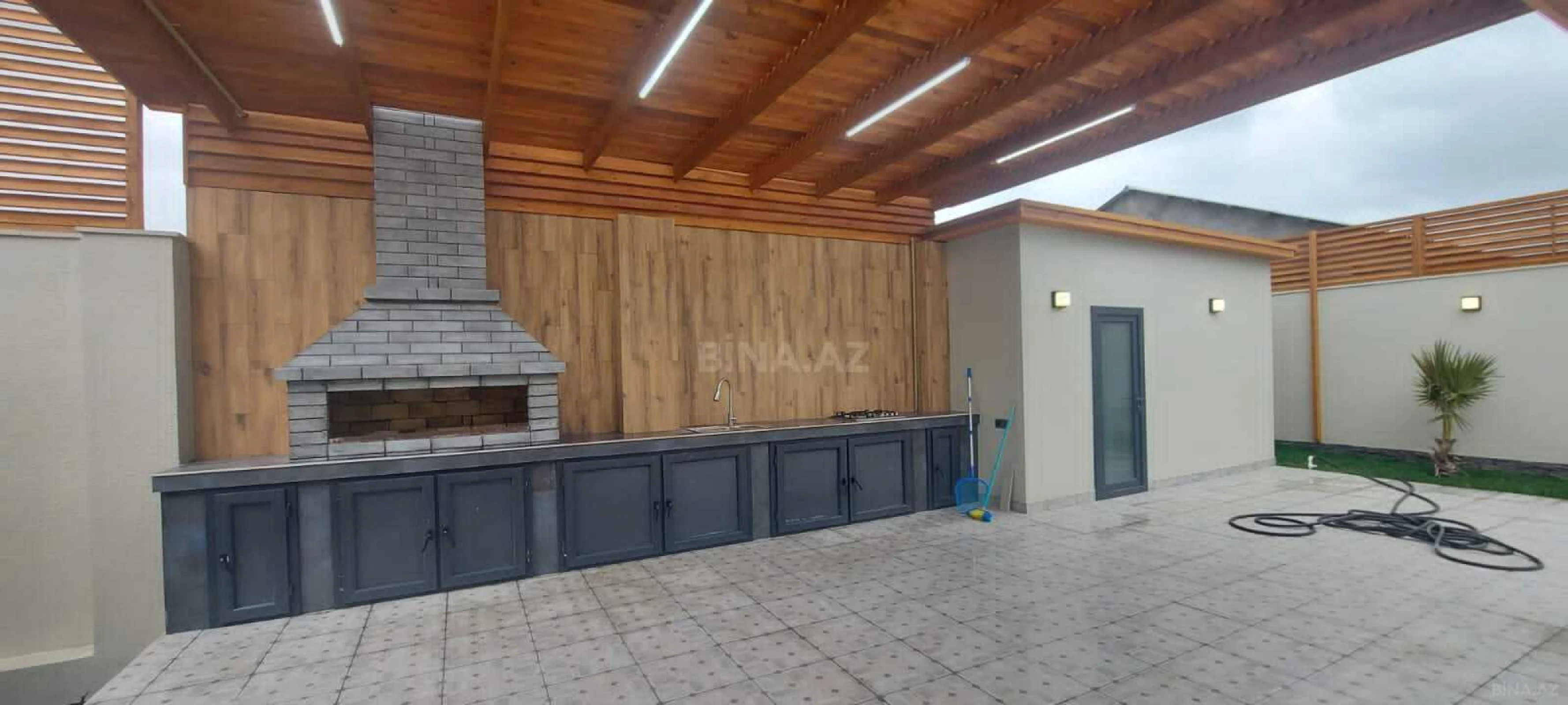 Satılır həyət evi 200 m²