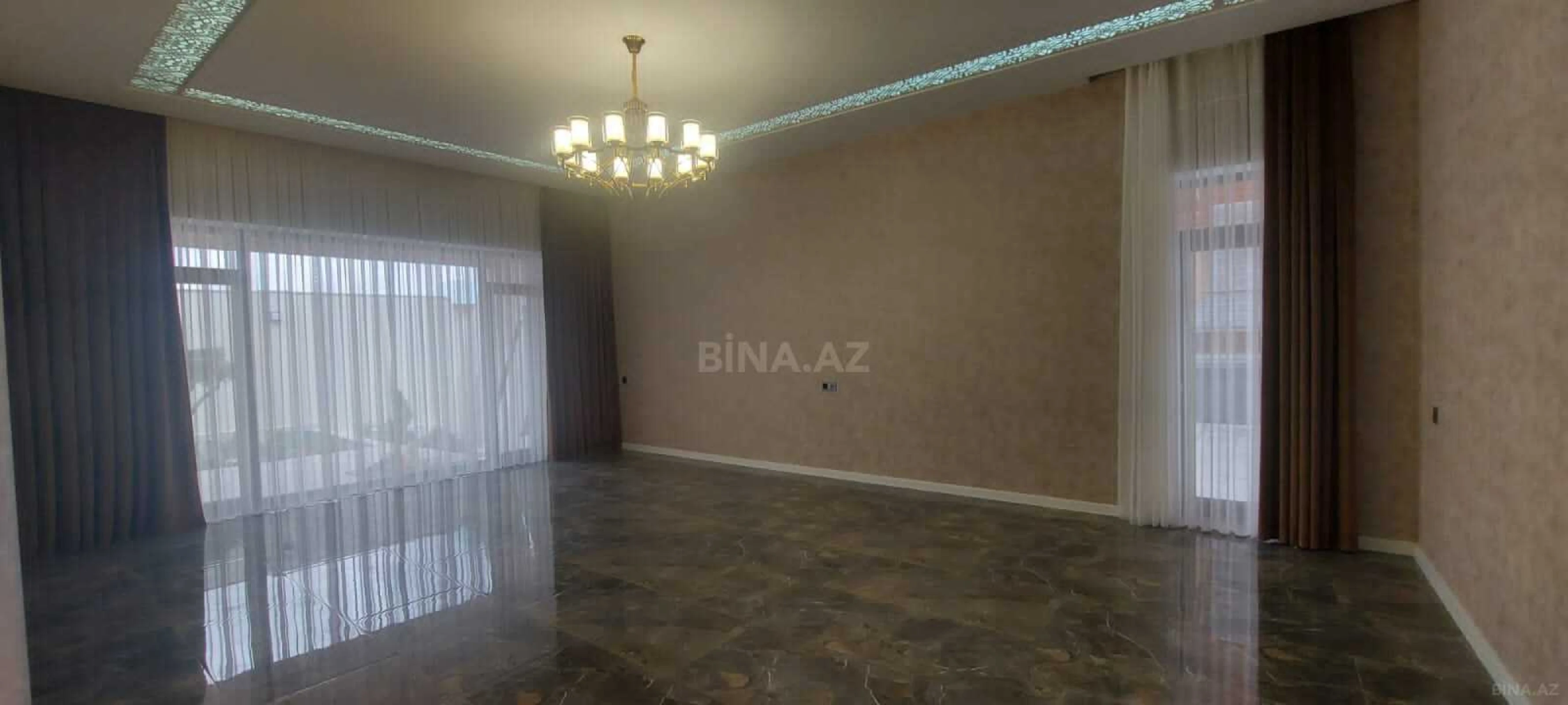 Satılır həyət evi 200 m²