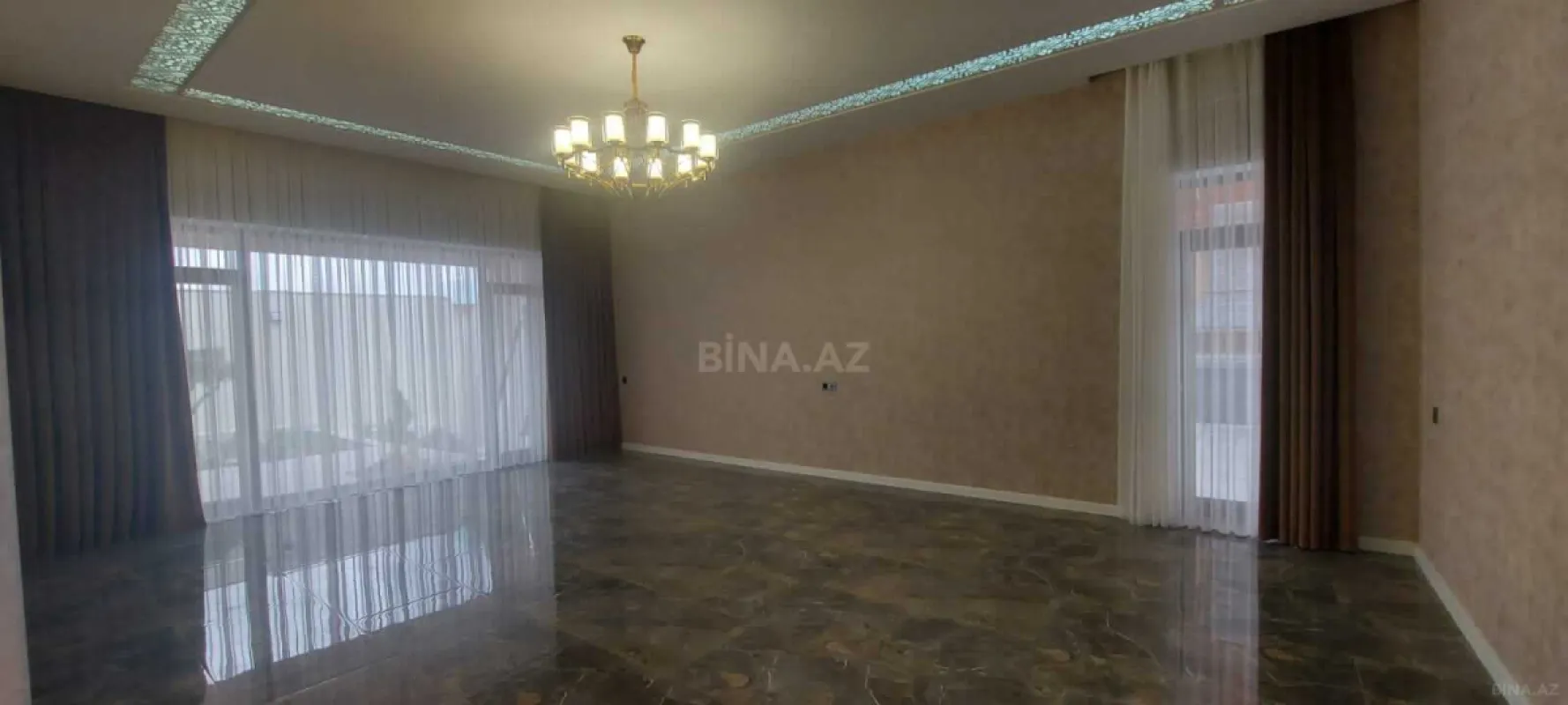 Satılır həyət evi 200 m²