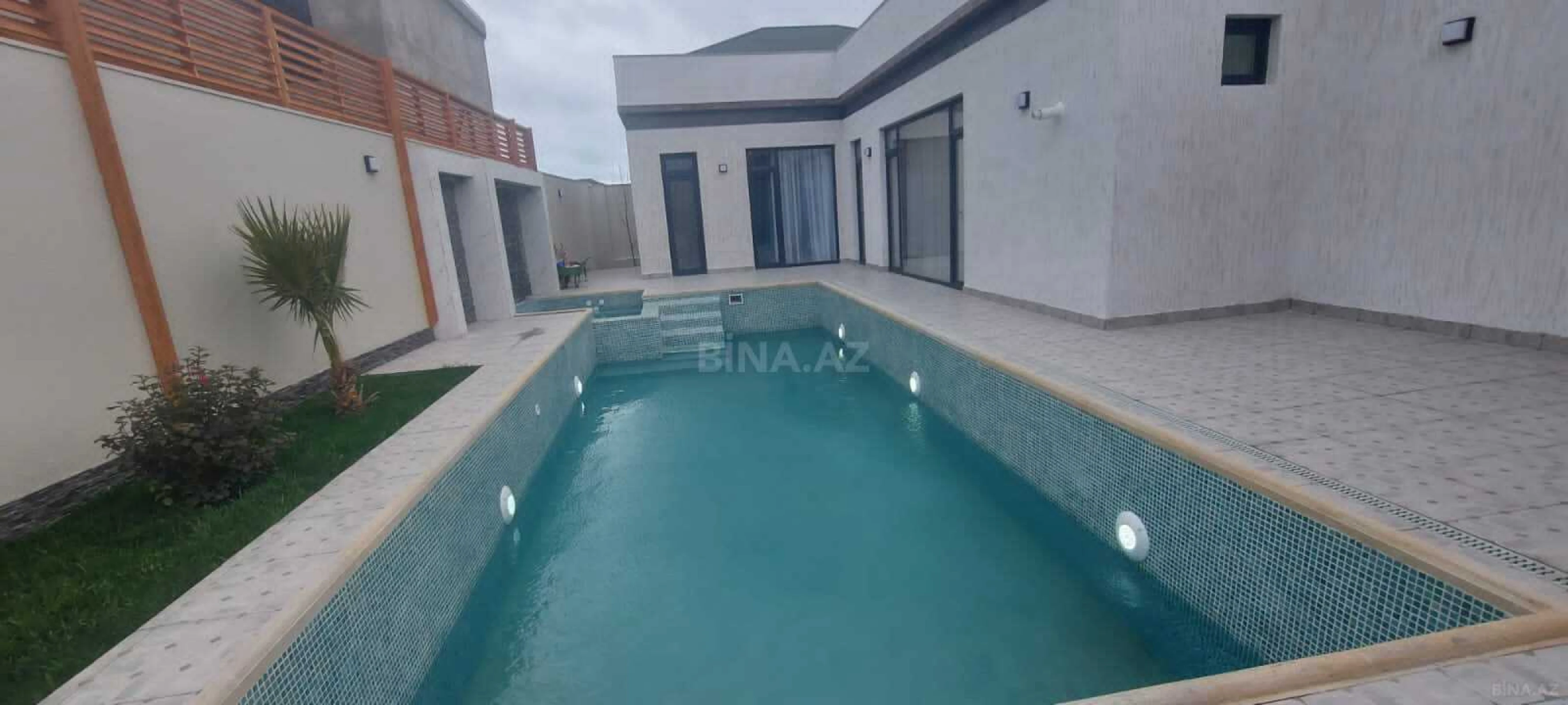 Satılır həyət evi 200 m²