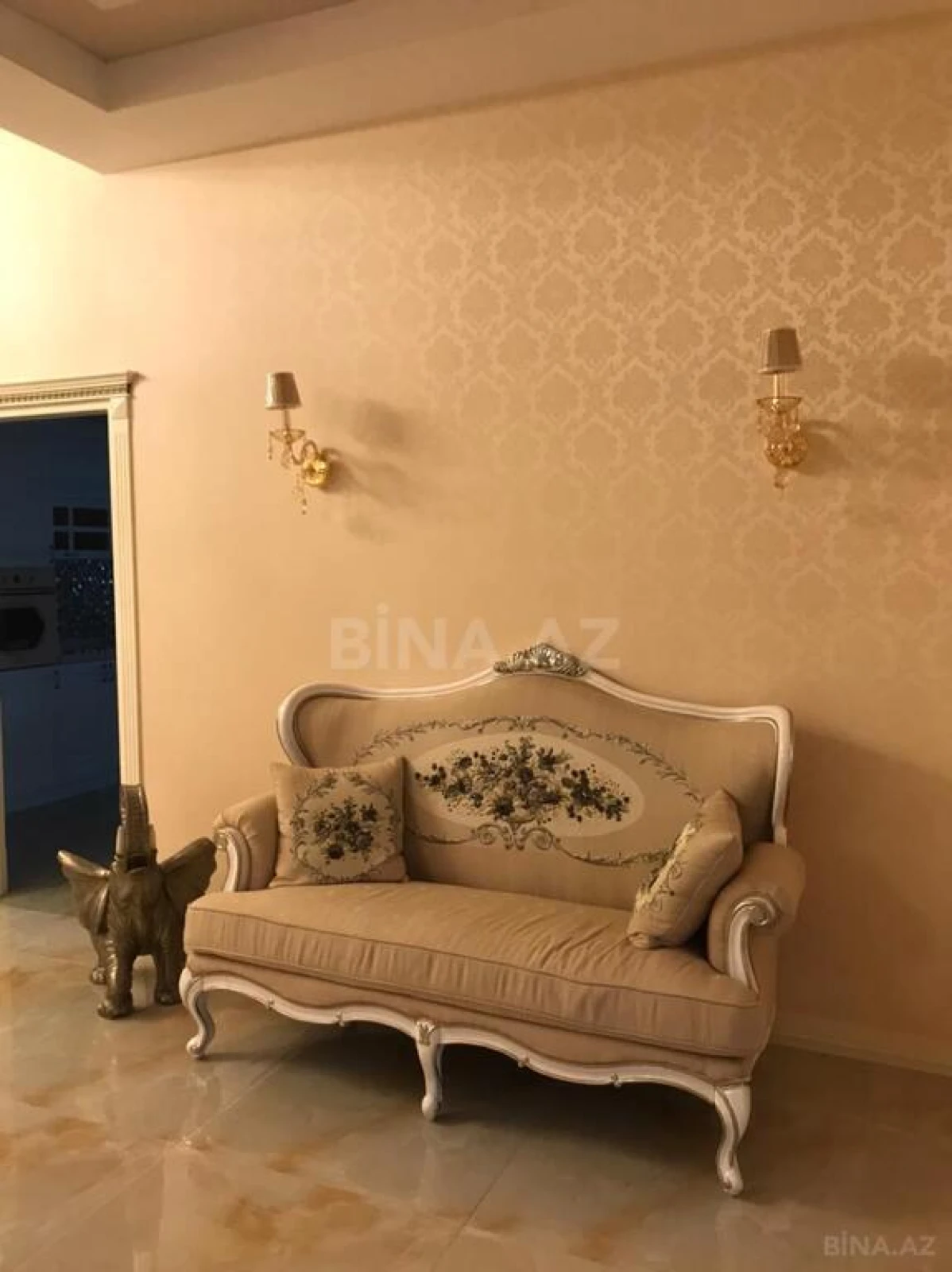 Kirayə verilir 5 otaqlı həyət evi 450 m²