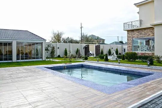 Kirayə verilir 5 otaqlı həyət evi 450 m²