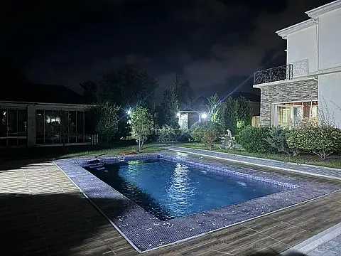 Kirayə verilir 5 otaqlı həyət evi 450 m²