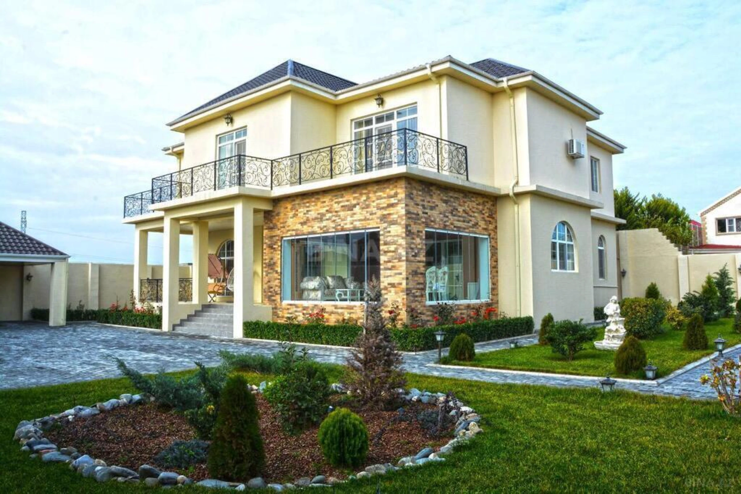 Kirayə verilir 5 otaqlı həyət evi 450 m²