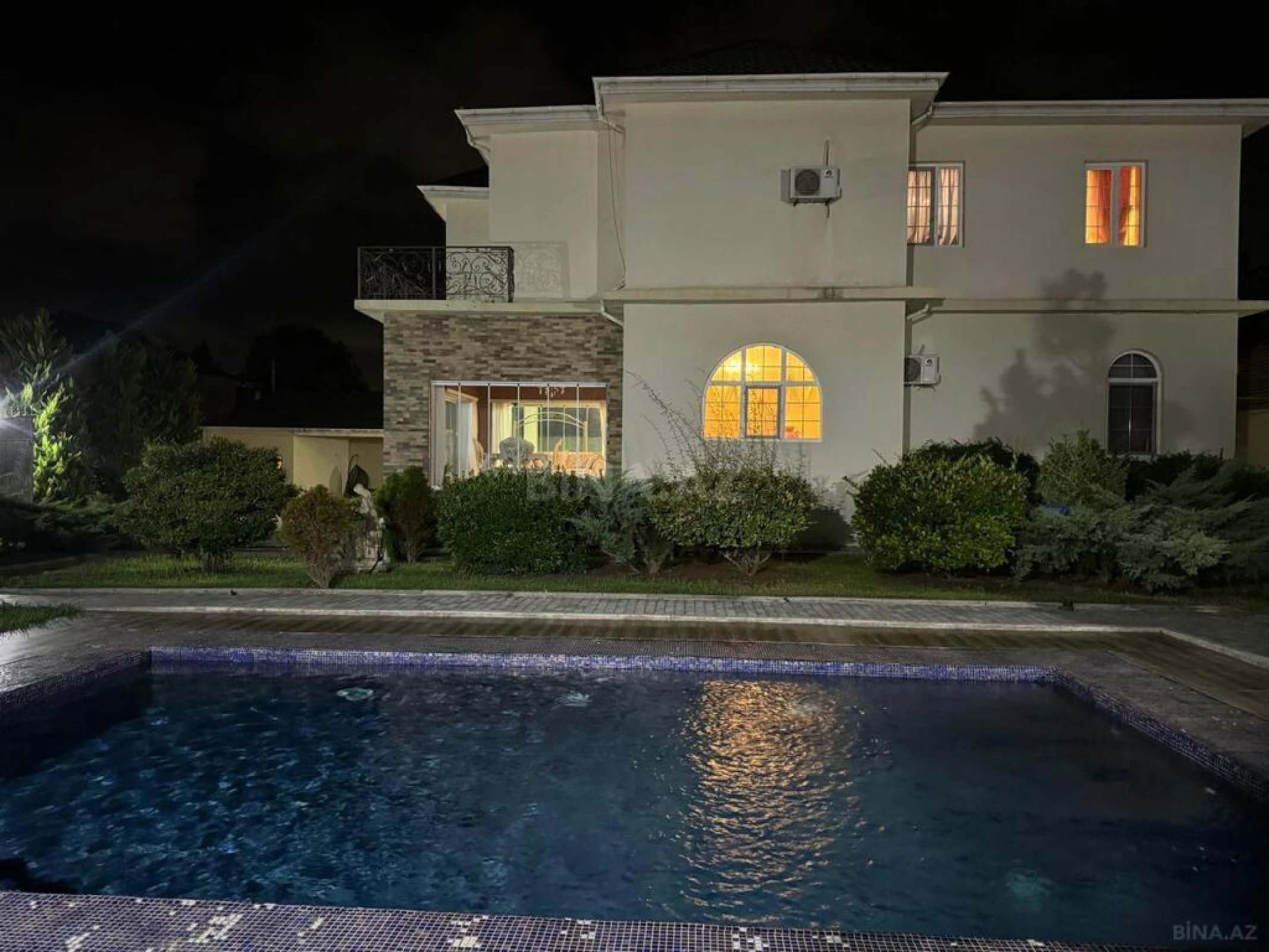 Kirayə verilir 5 otaqlı həyət evi 450 m²