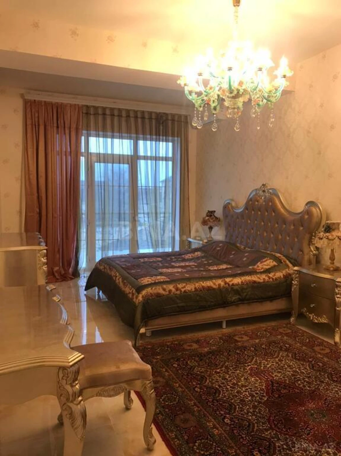 Kirayə verilir 5 otaqlı həyət evi 450 m²