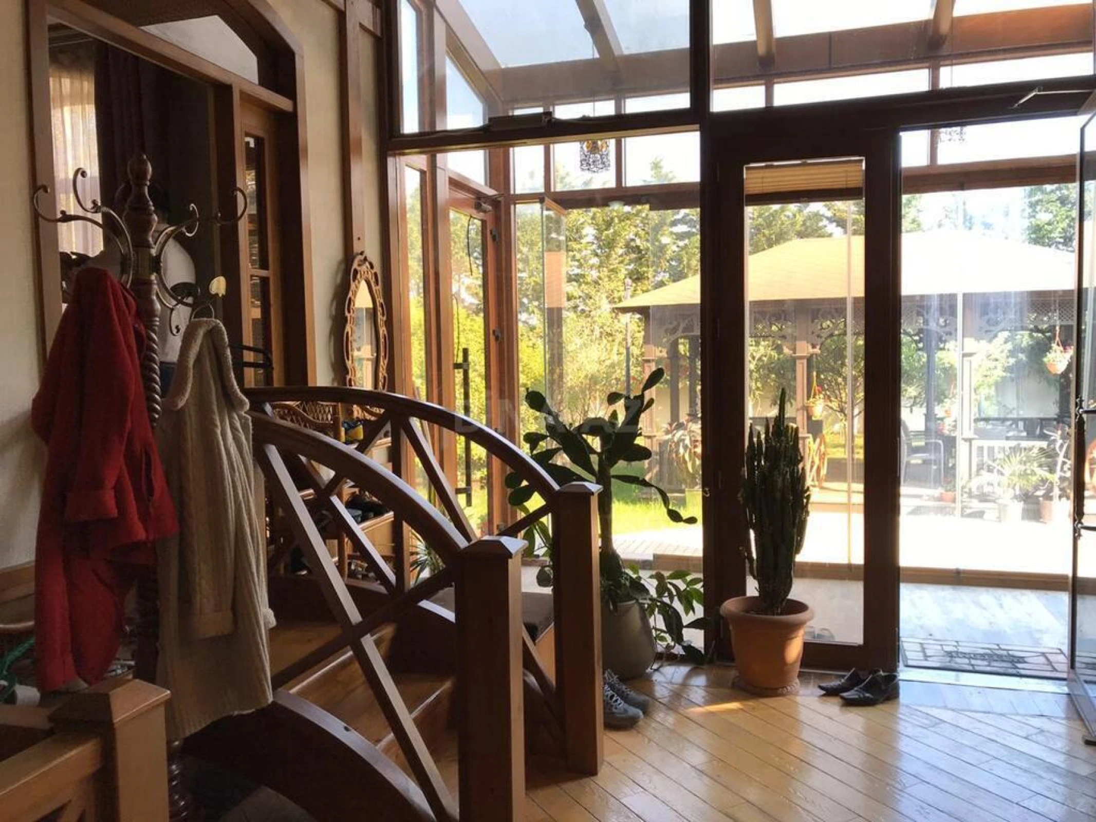 Kirayə verilir 7 otaqlı həyət evi 380 m²