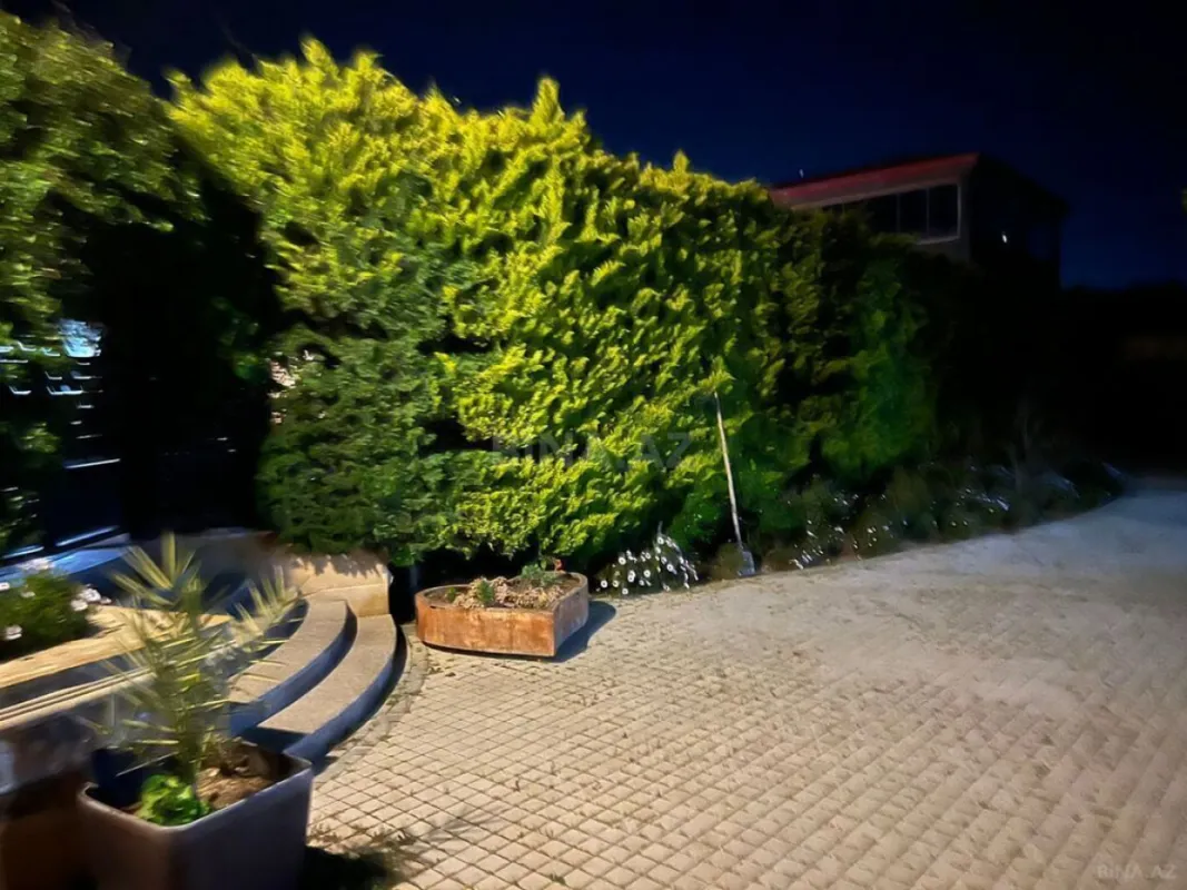 Kirayə verilir 7 otaqlı həyət evi 380 m²