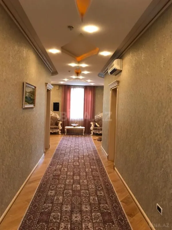 Kirayə verilir 7 otaqlı həyət evi 380 m²