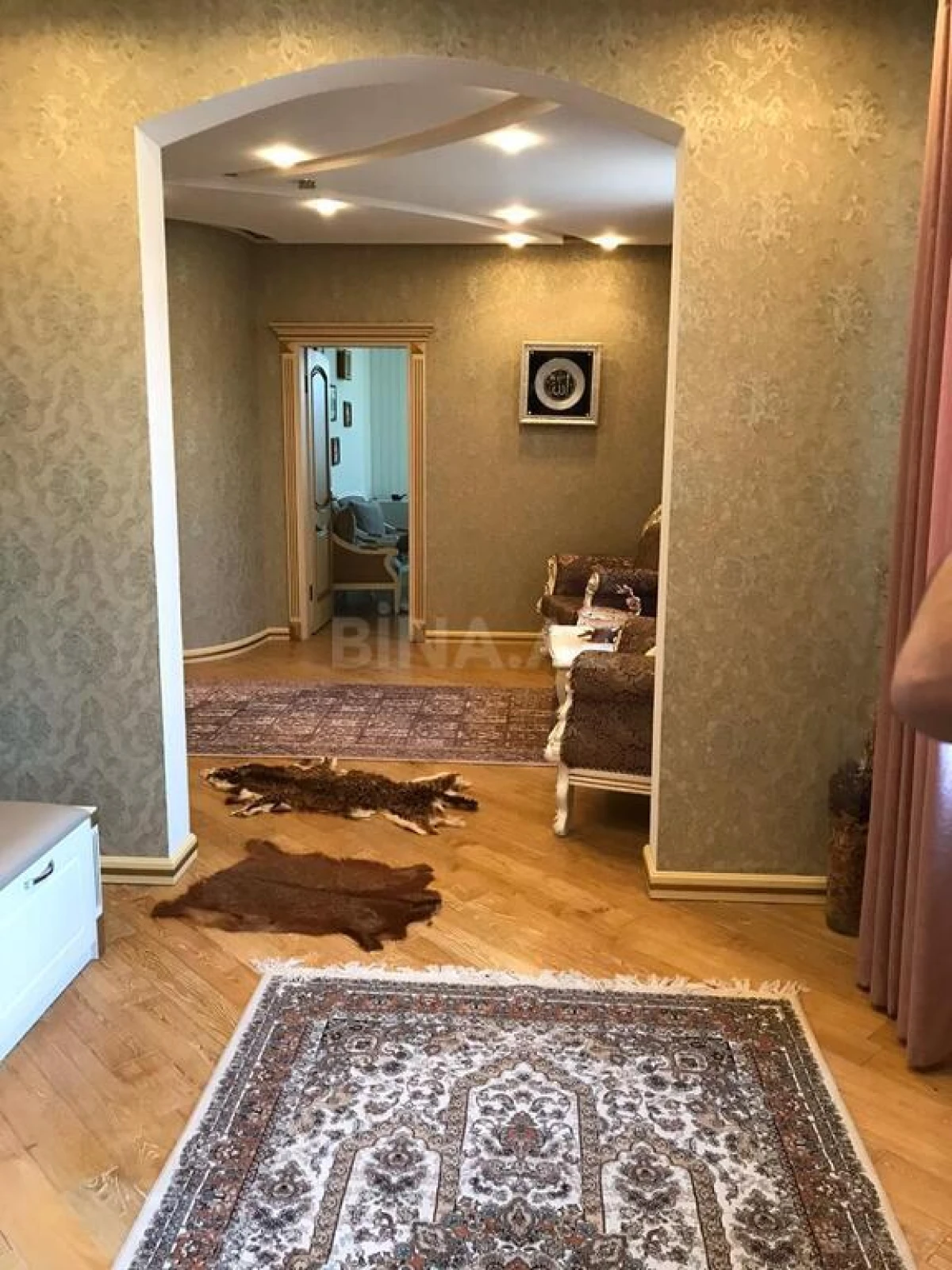 Kirayə verilir 7 otaqlı həyət evi 380 m²