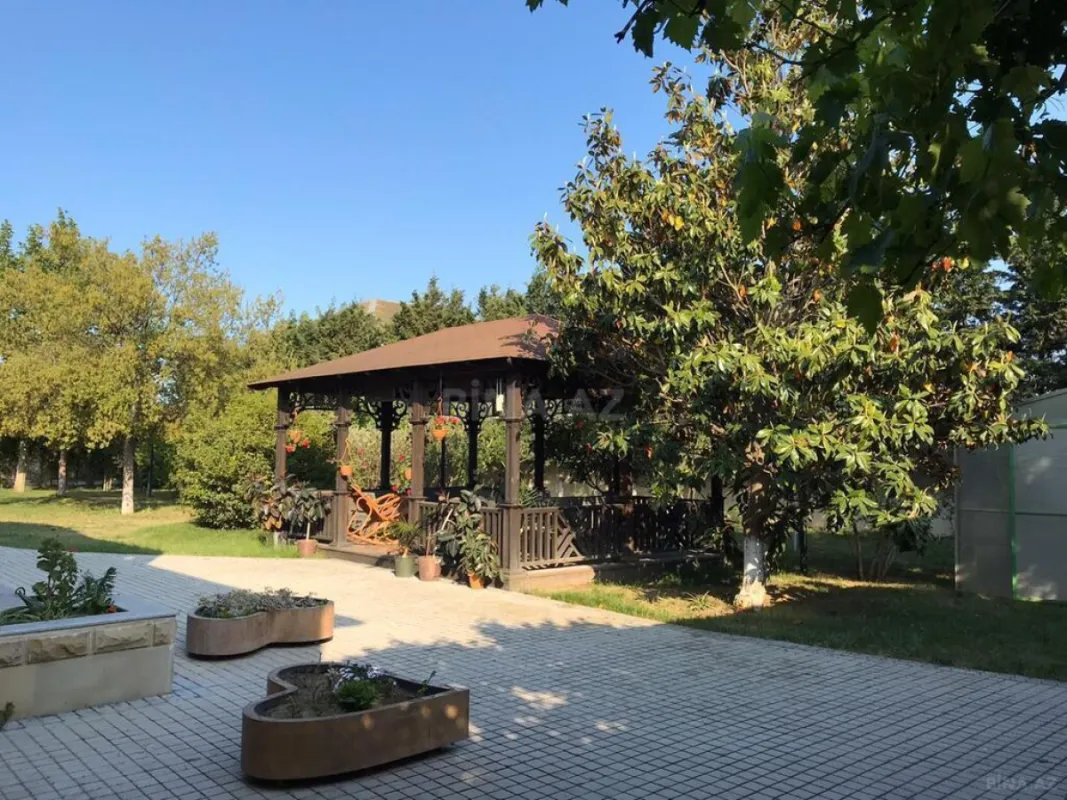 Kirayə verilir 7 otaqlı həyət evi 380 m²