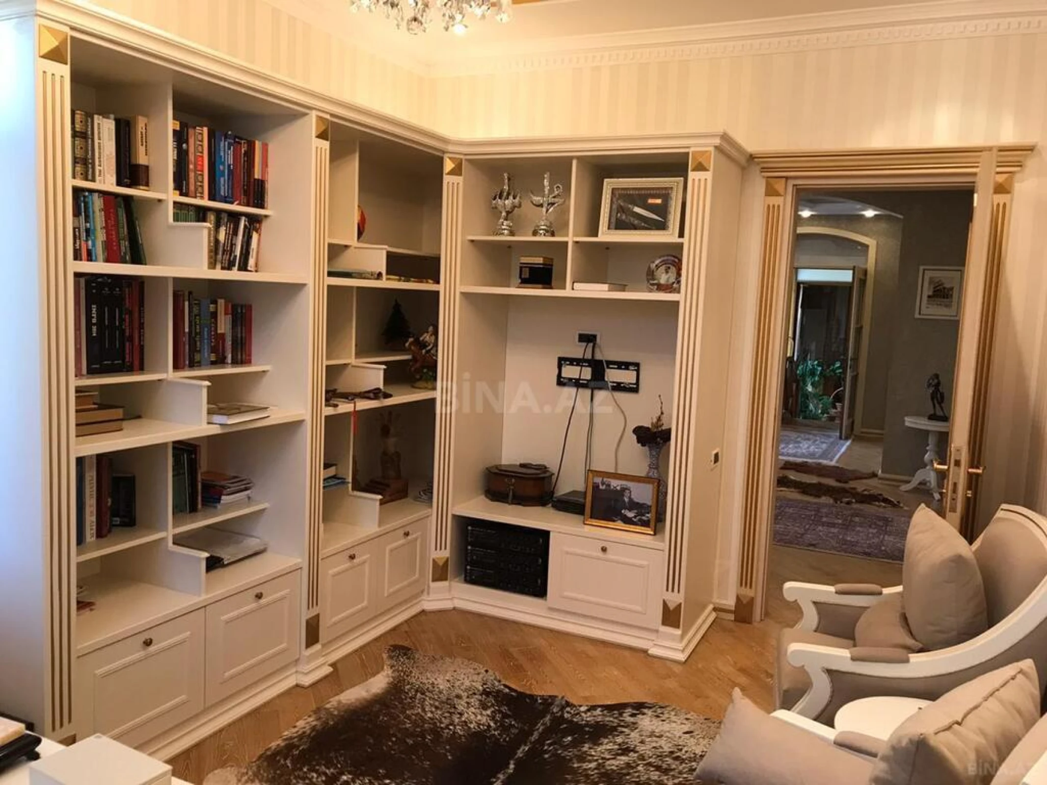 Kirayə verilir 7 otaqlı həyət evi 380 m²