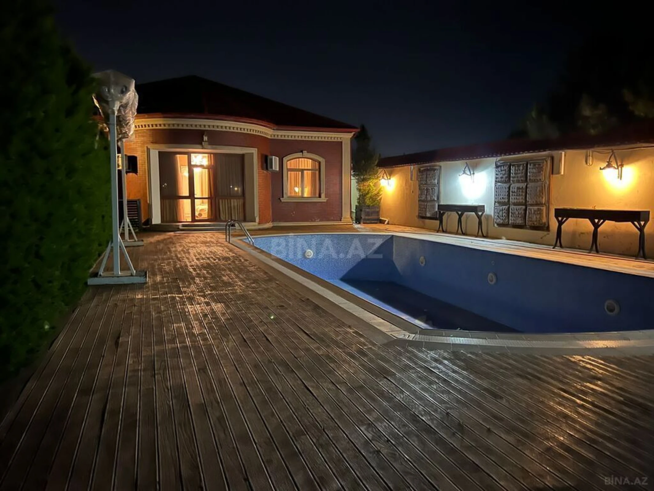 Kirayə verilir 7 otaqlı həyət evi 380 m²