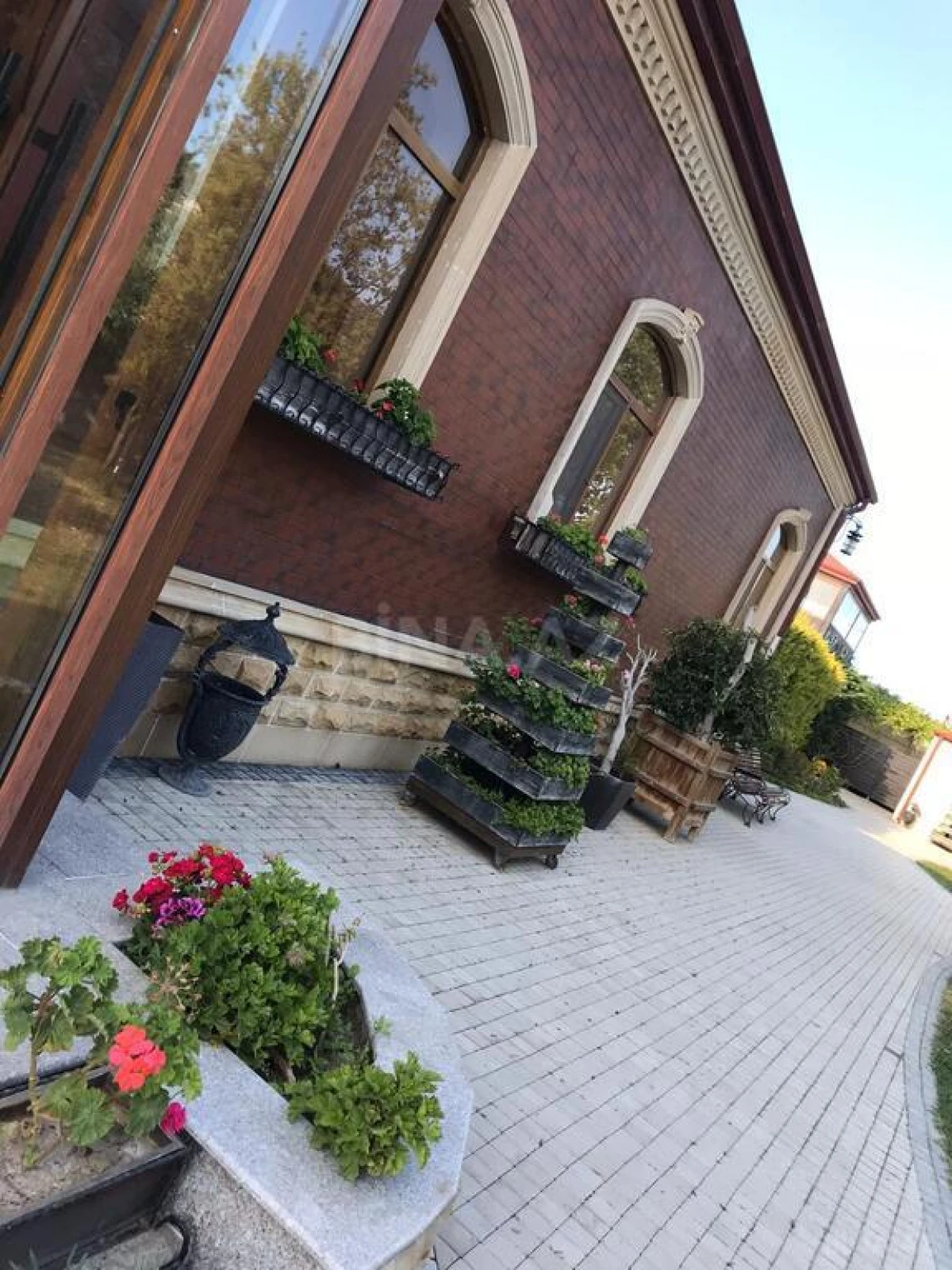 Kirayə verilir 7 otaqlı həyət evi 380 m²