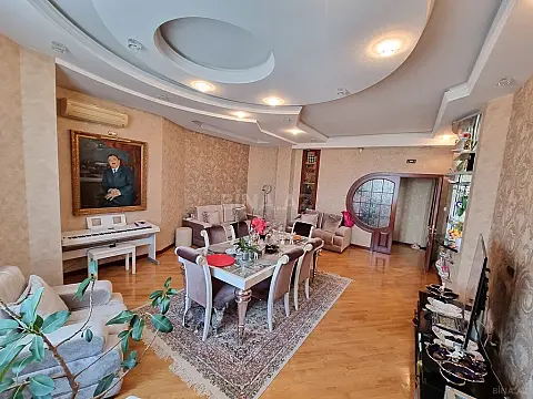 Satılır 4 otaqlı mənzil 170 m²