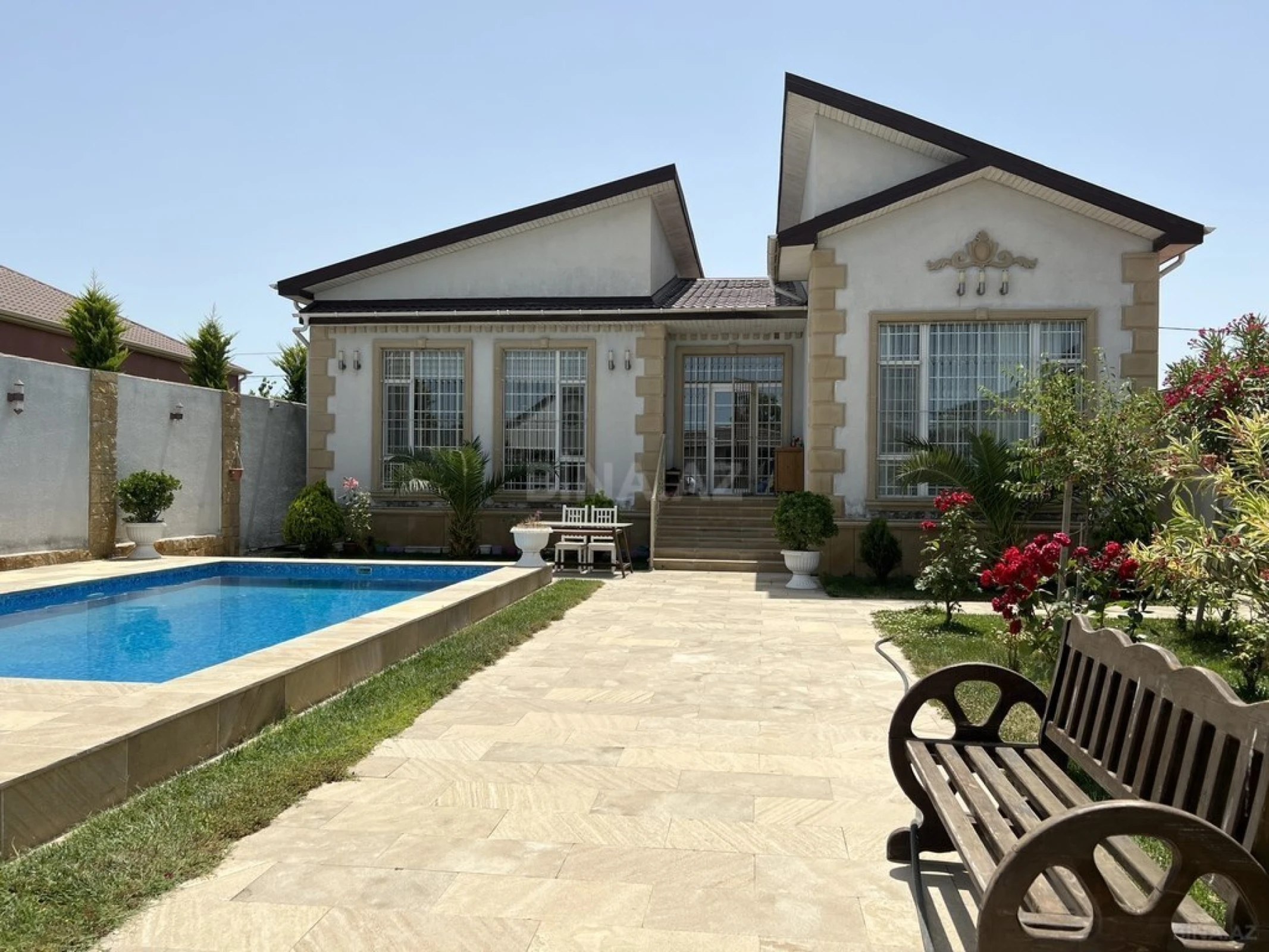 Kirayə verilir 4 otaqlı həyət evi 200 m²