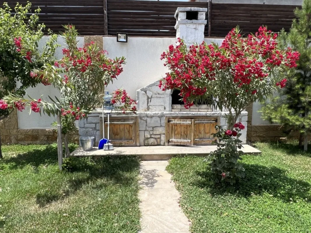 Kirayə verilir 4 otaqlı həyət evi 200 m²