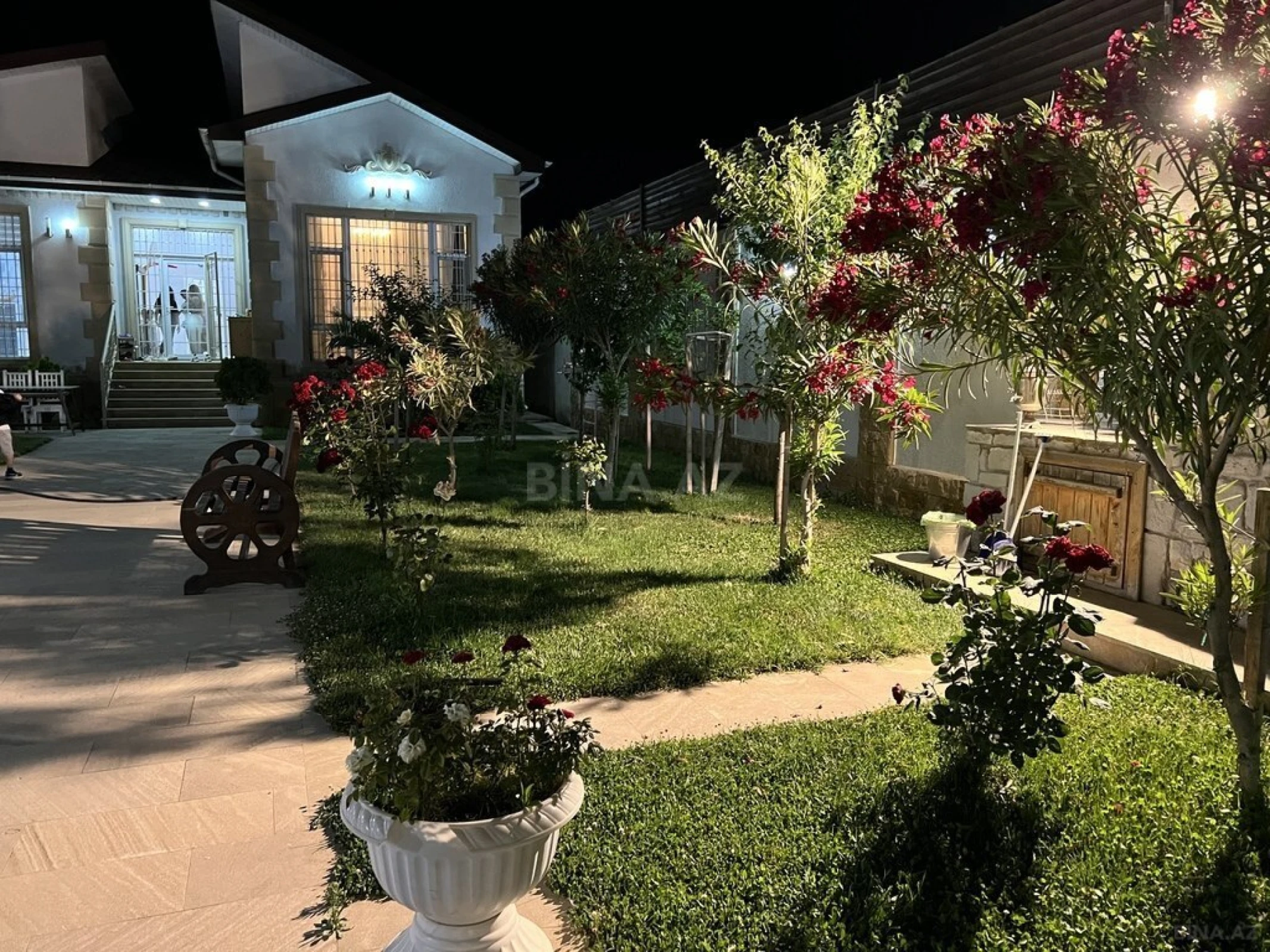 Kirayə verilir 4 otaqlı həyət evi 200 m²
