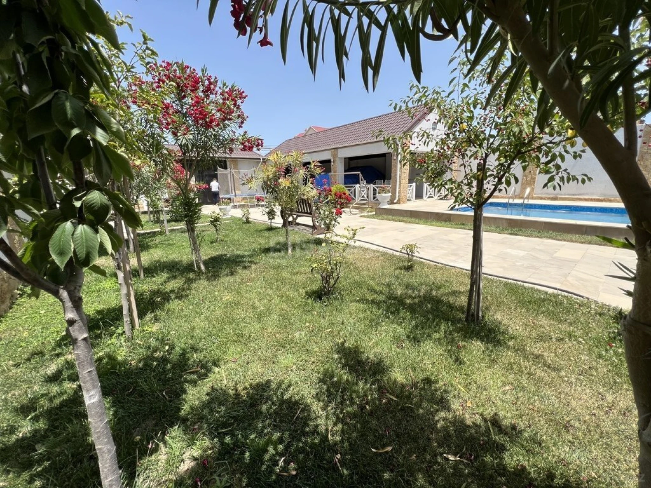 Kirayə verilir 4 otaqlı həyət evi 200 m²