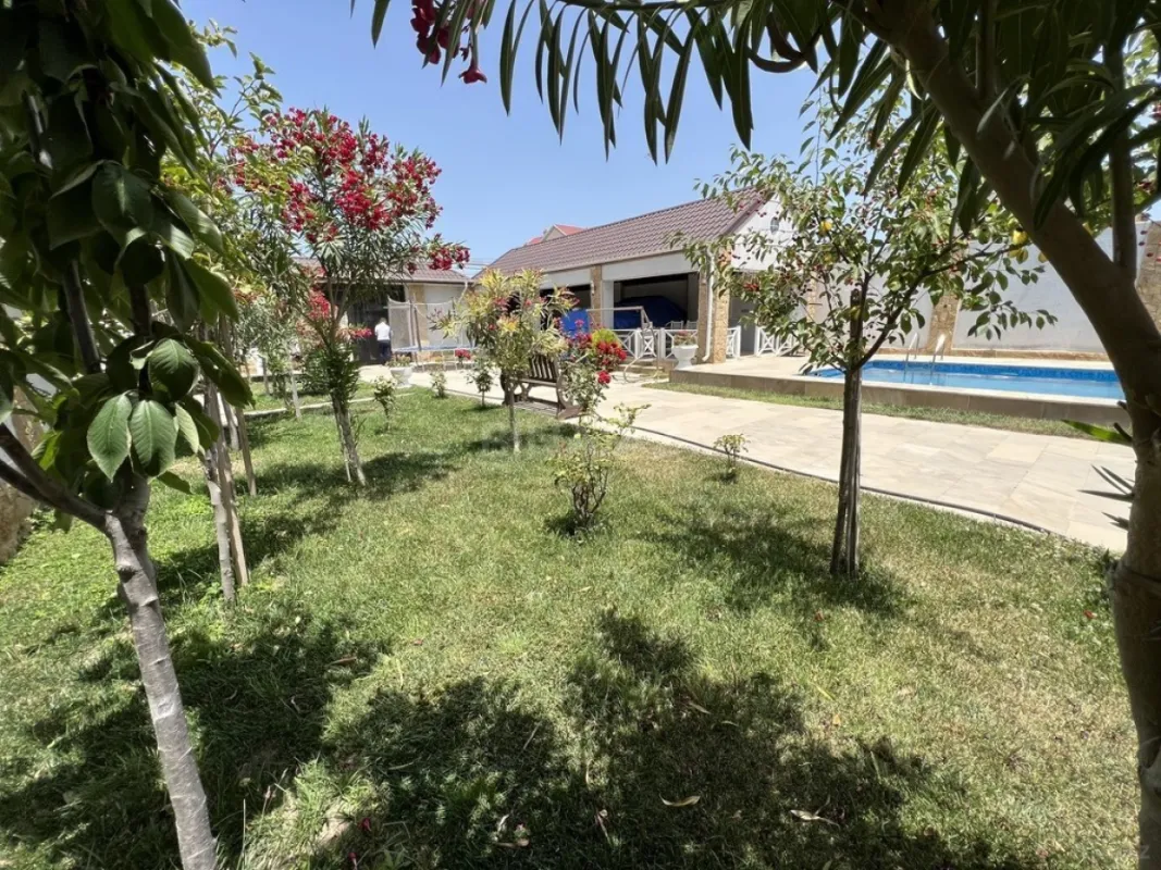 Kirayə verilir 4 otaqlı həyət evi 200 m²