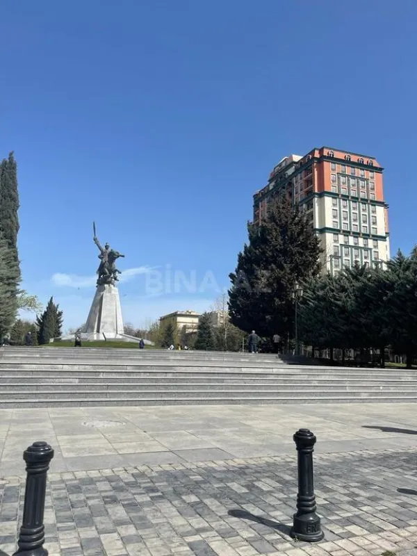 Satılır obyekt 115 m²