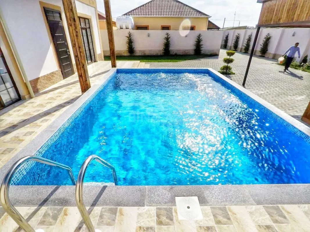 Kirayə verilir 5 otaqlı həyət evi 220 m²