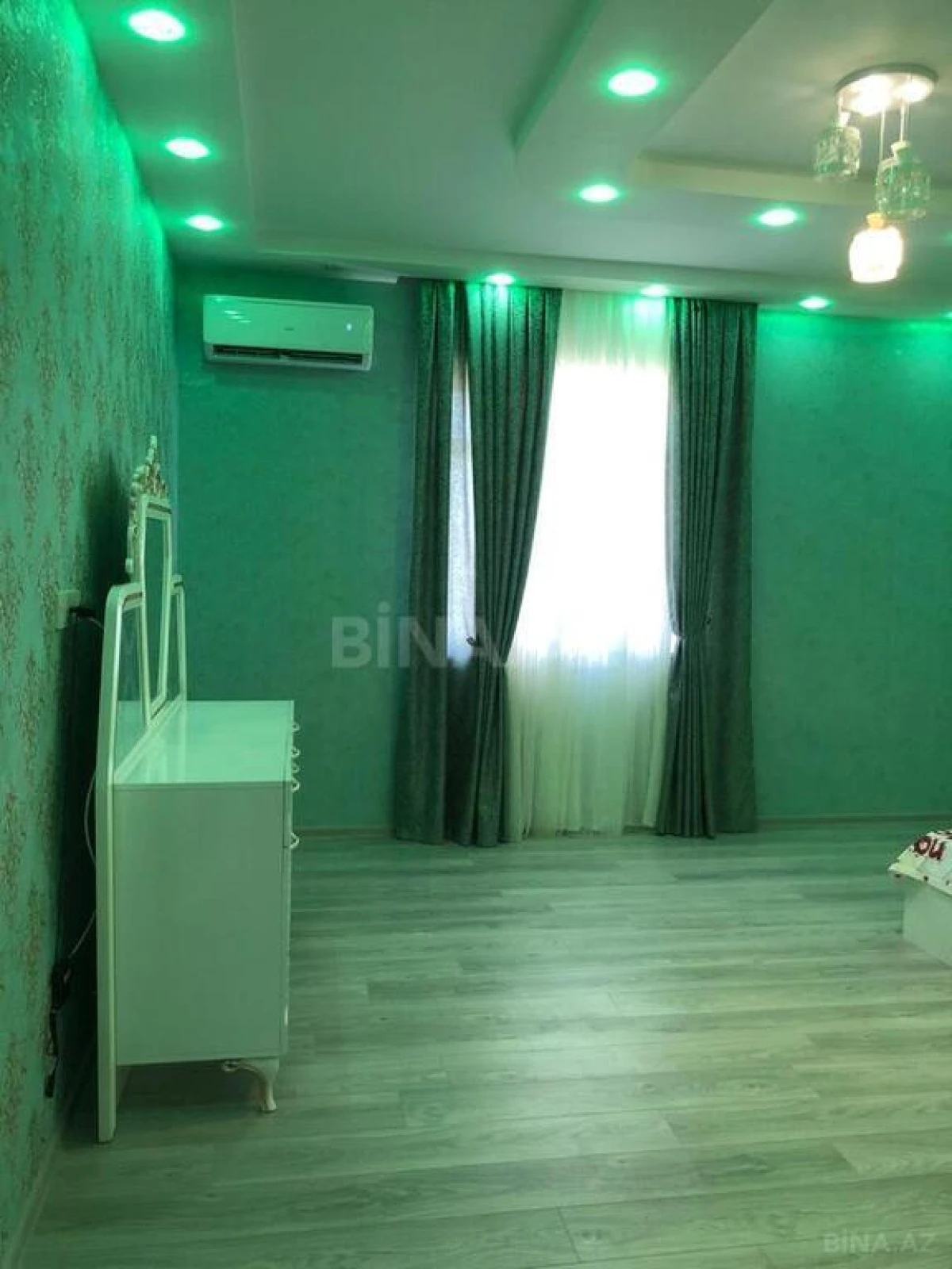 Kirayə verilir 5 otaqlı həyət evi 220 m²