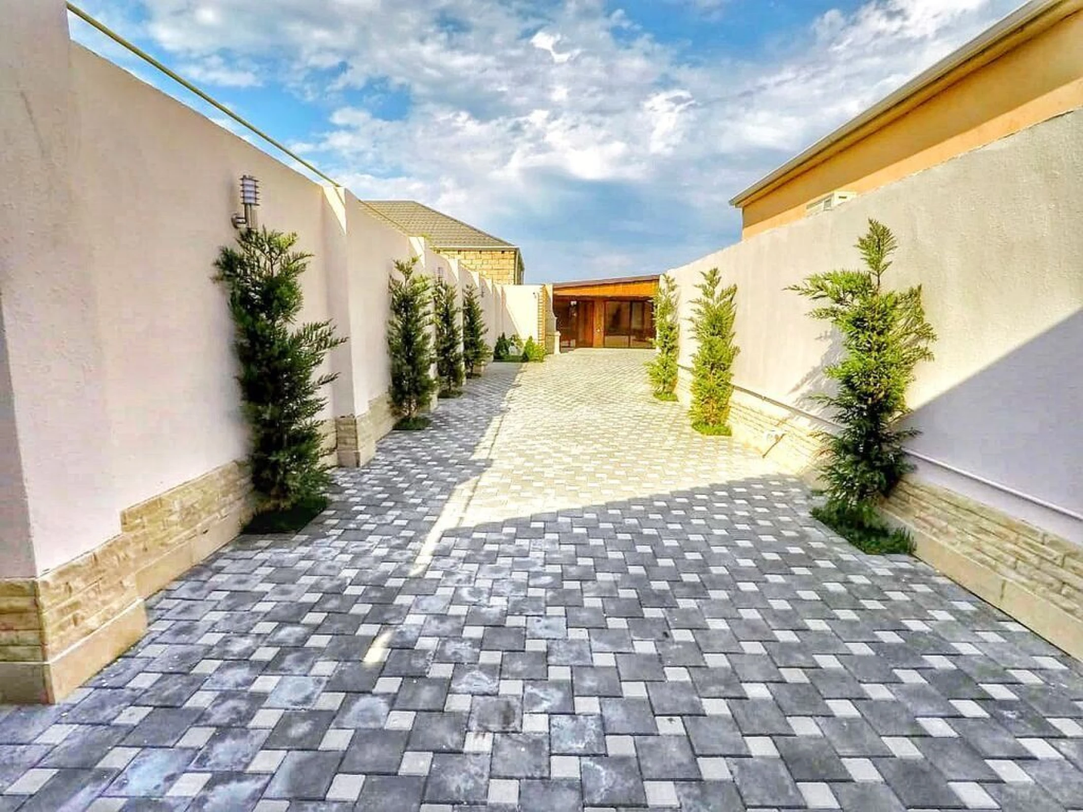 Kirayə verilir 5 otaqlı həyət evi 220 m²
