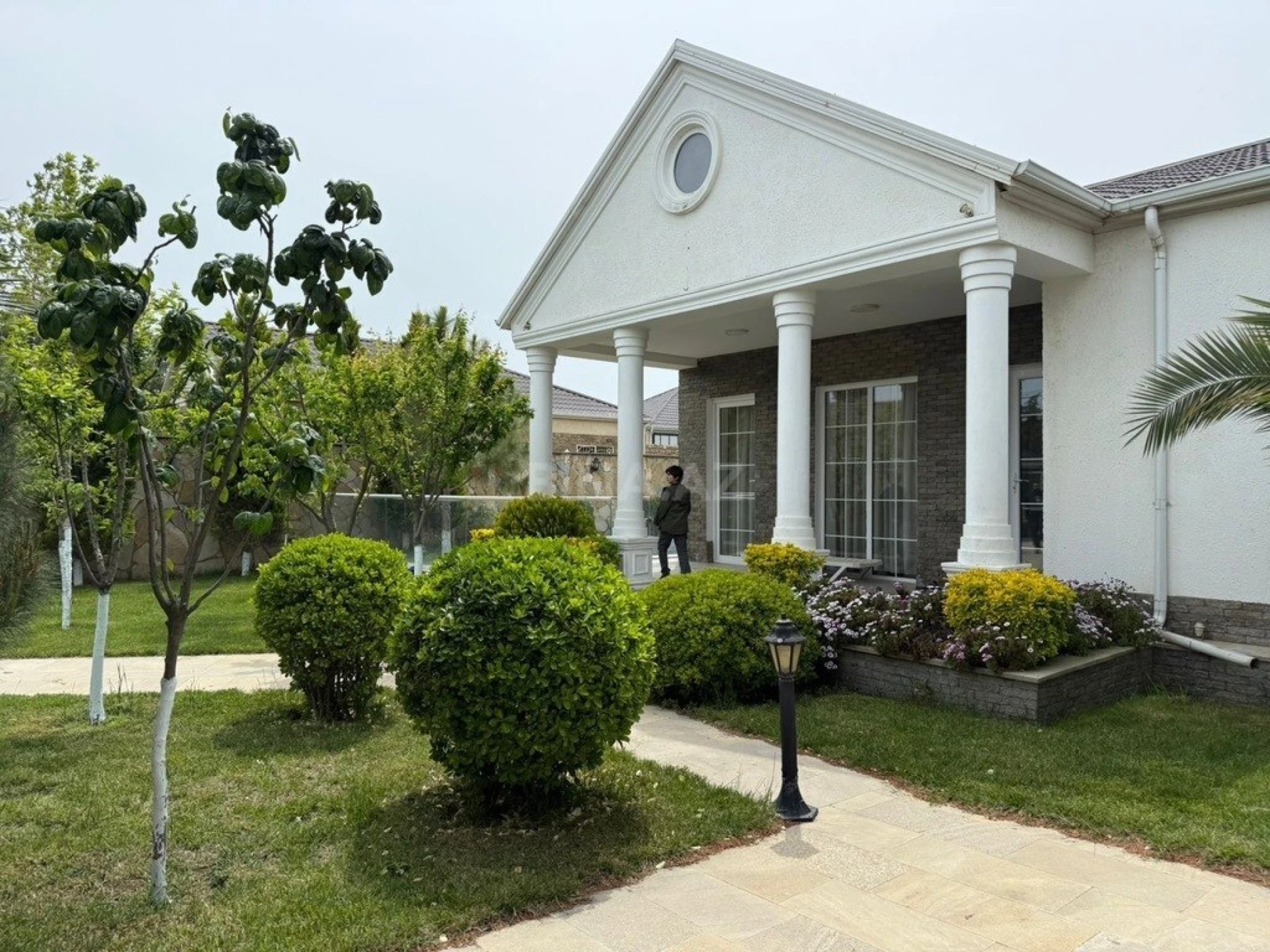 Kirayə verilir 4 otaqlı həyət evi 200 m²