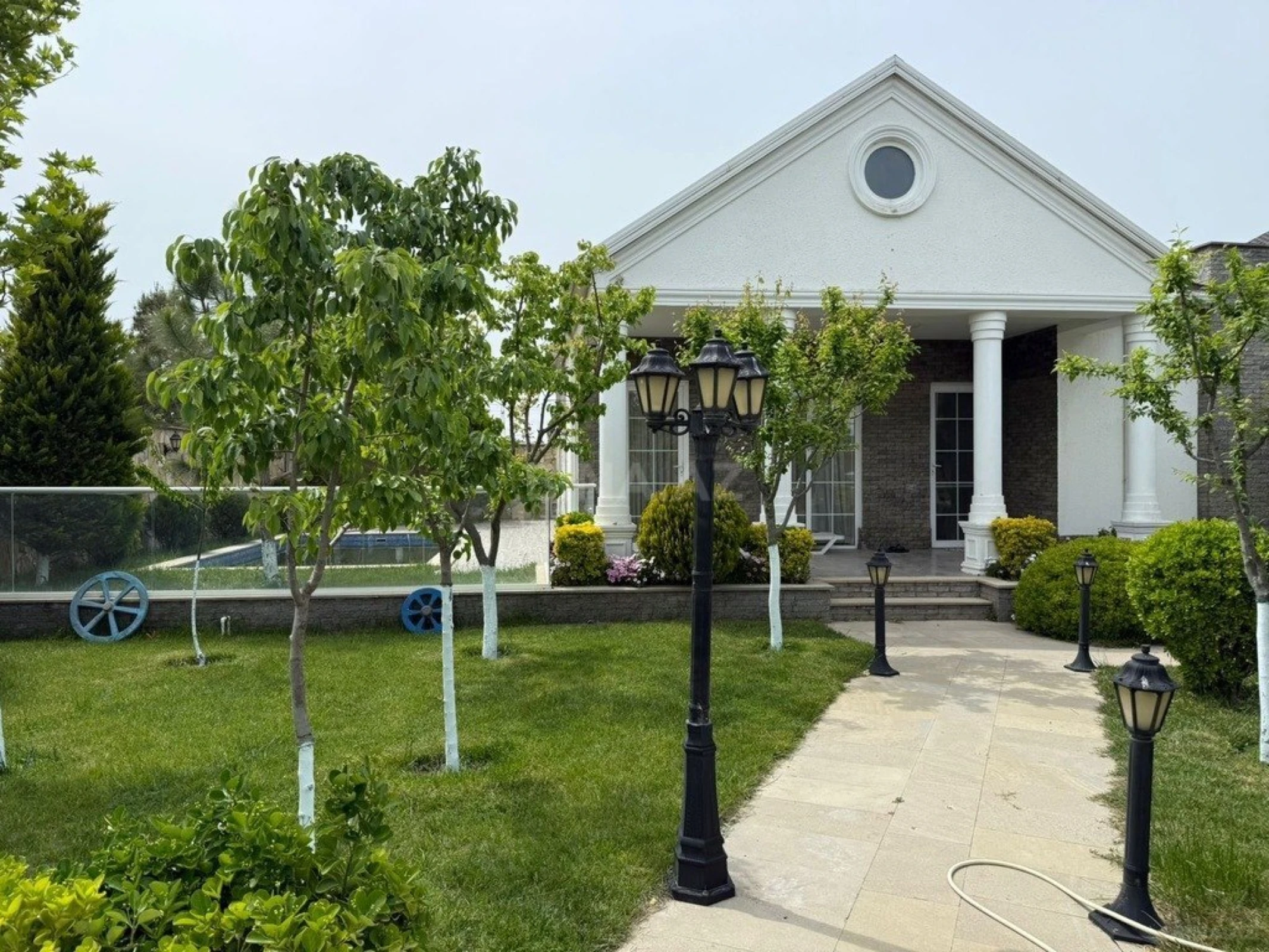 Kirayə verilir 4 otaqlı həyət evi 200 m²