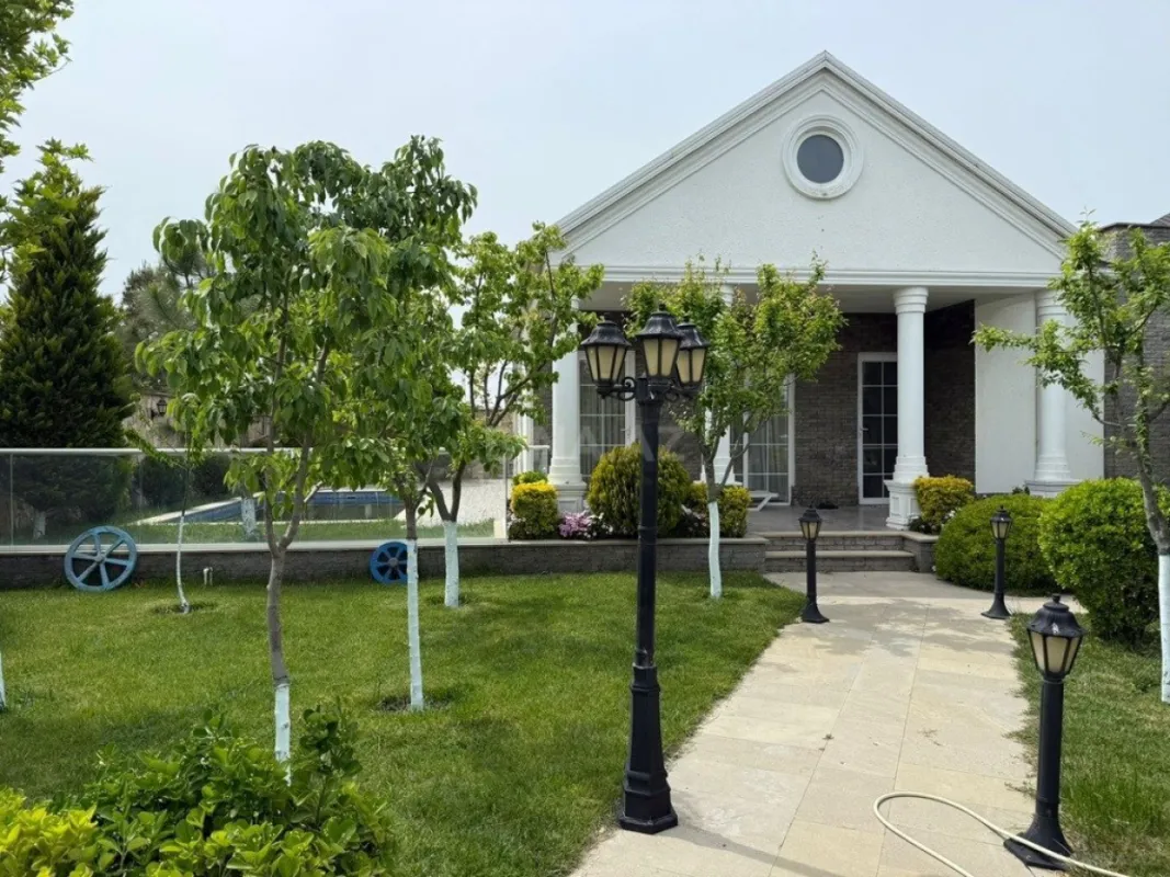 Kirayə verilir 4 otaqlı həyət evi 200 m²