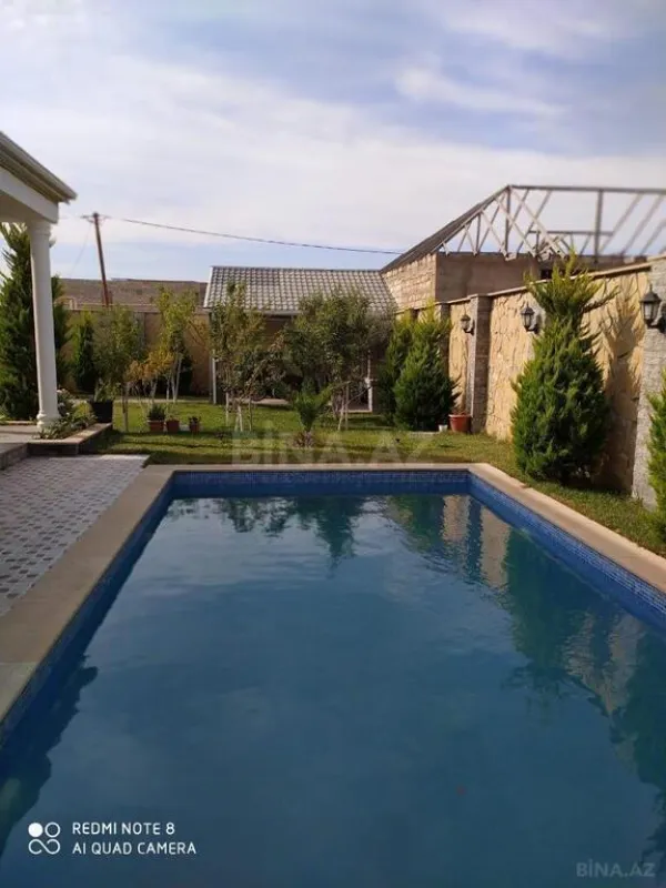 Kirayə verilir 4 otaqlı həyət evi 200 m²