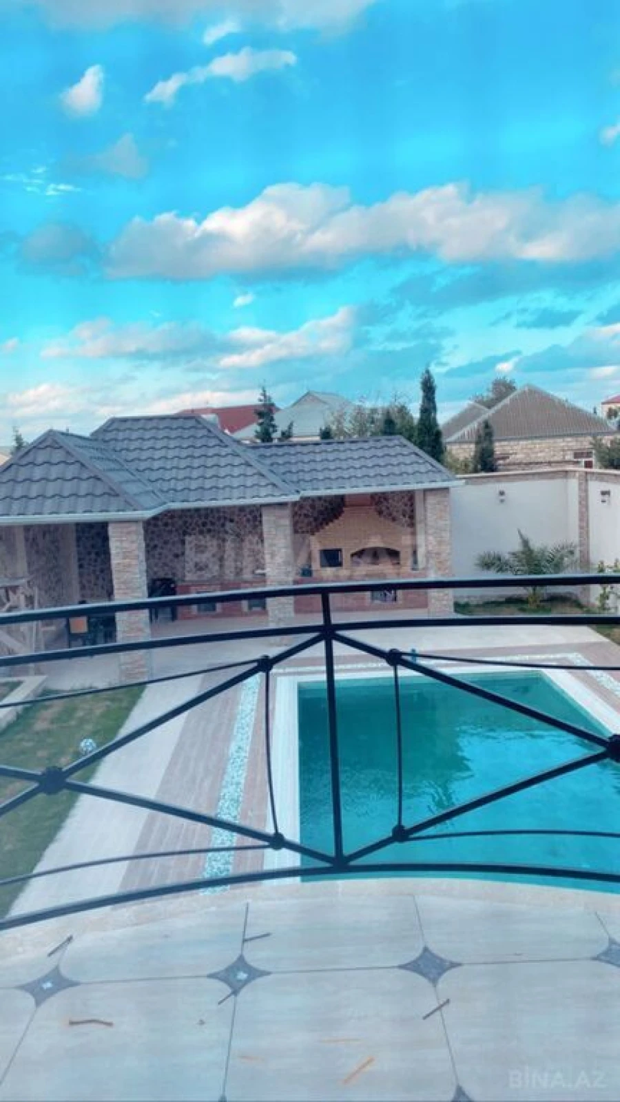 Kirayə verilir 6 otaqlı həyət evi 240 m²