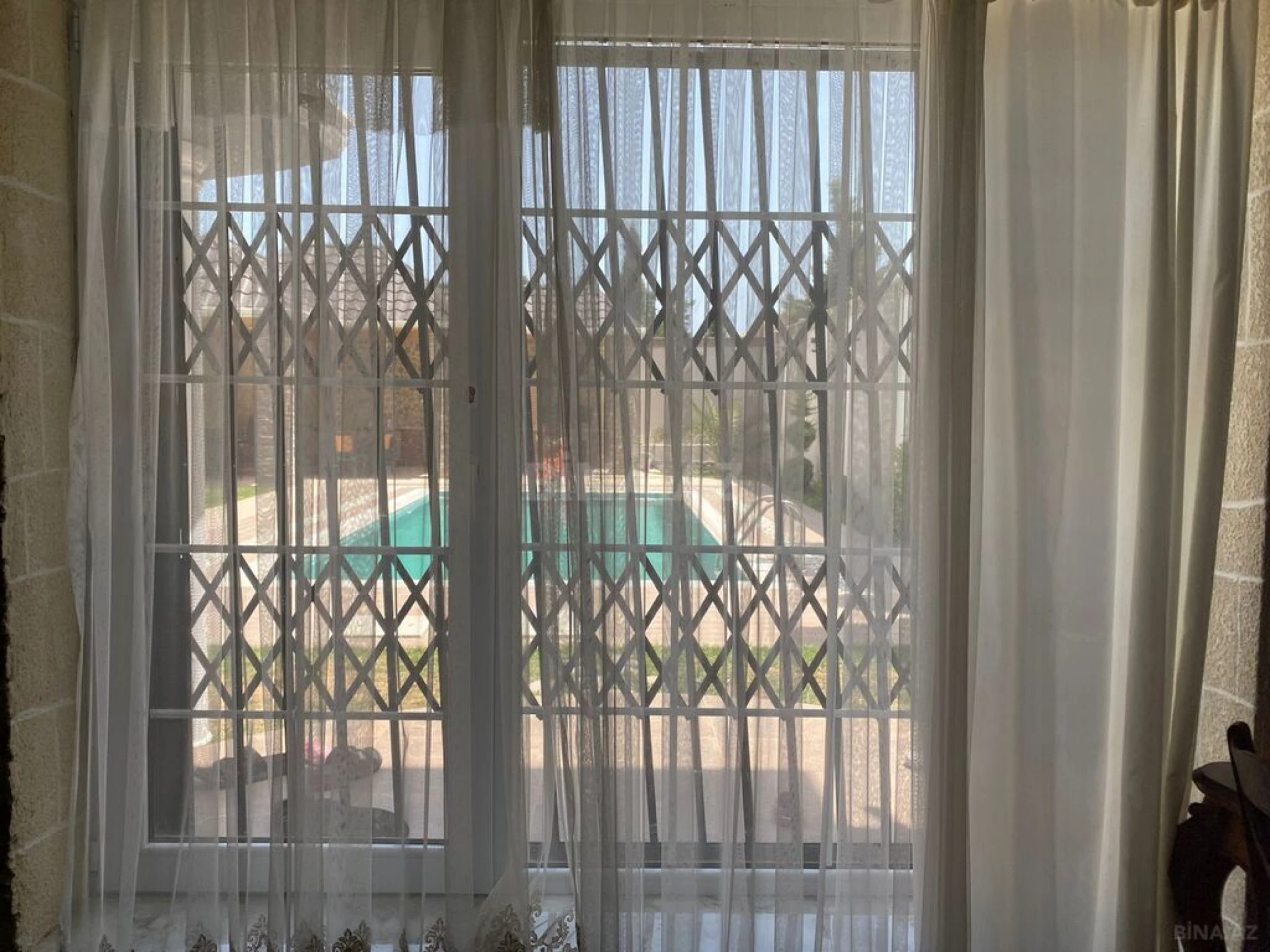 Kirayə verilir 6 otaqlı həyət evi 240 m²