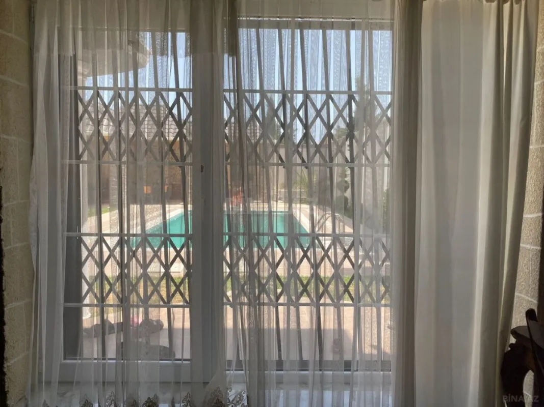 Kirayə verilir 6 otaqlı həyət evi 240 m²