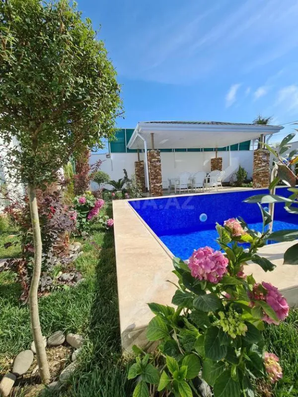 Kirayə verilir 5 otaqlı həyət evi 300 m²