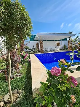 Kirayə verilir 5 otaqlı həyət evi 300 m²