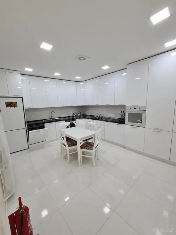 Kirayə verilir 5 otaqlı həyət evi 300 m²