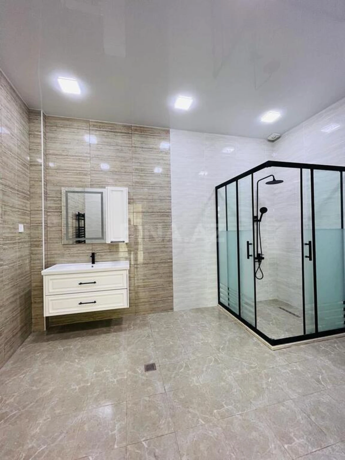 Satılır həyət evi 400 m²