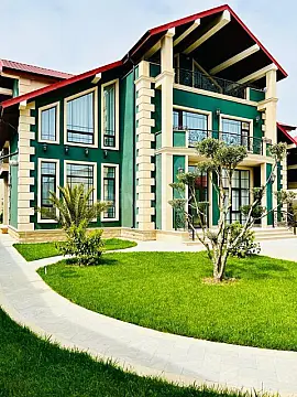 Satılır həyət evi 400 m²