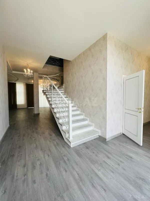 Satılır həyət evi 400 m²