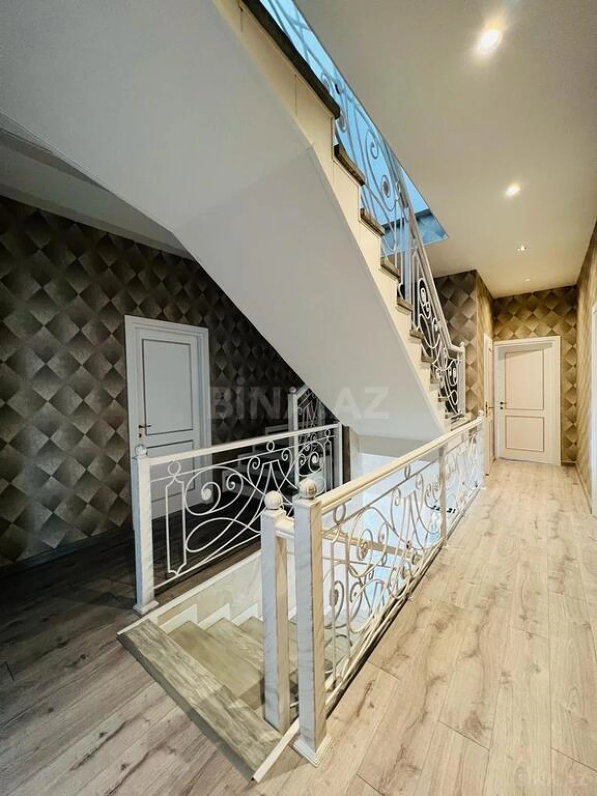 Satılır həyət evi 400 m²