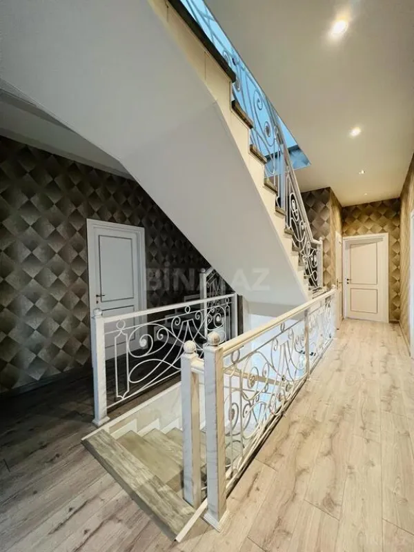 Satılır həyət evi 400 m²