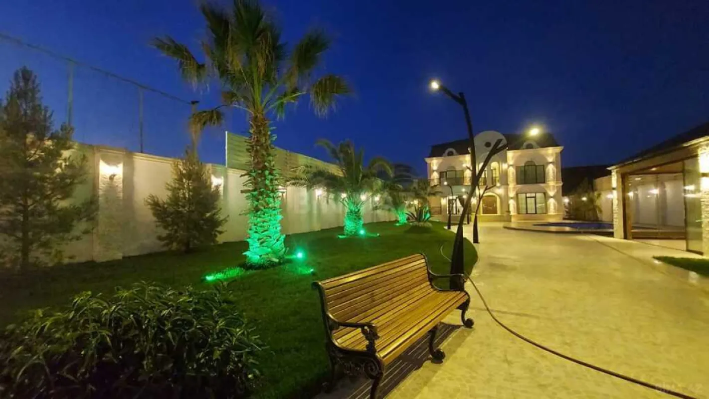 Satılır 6 otaqlı həyət evi 500 m²